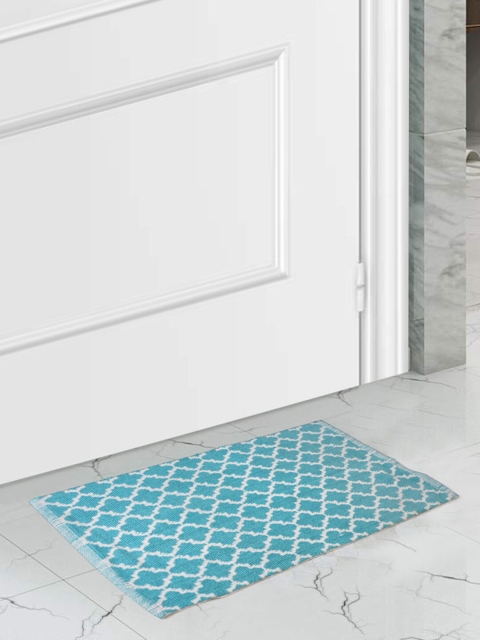 

SCENTRA HOME Turquoise Blue & White Handmade Self-Design Bath Rug