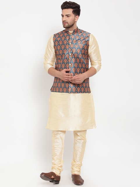 

GRACIT Men Cream-Coloured Solid Kurta & Pyjamas with Nehru Jacket