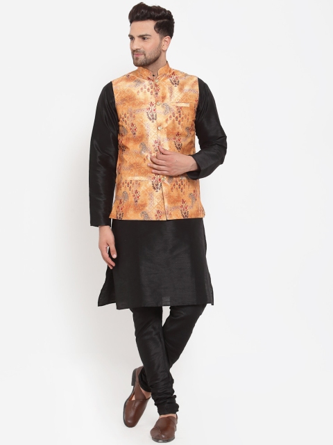 

GRACIT Men Black Solid Kurta with Pyjamas