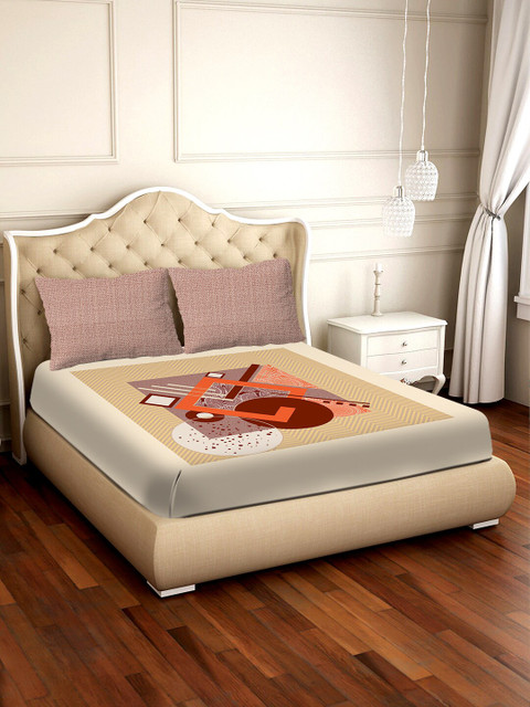 

BELLA CASA Cream-Coloured & Brown Geometric 300 TC Cotton 1 King Bedsheet with 2 Pillow Covers