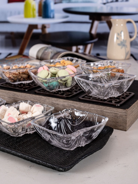 

Roxx Set Of 8 Transparent Glass Celebration Bowls