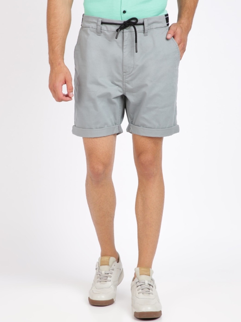 

Breakbounce Men Grey Solid Slim Fit Regular Shorts
