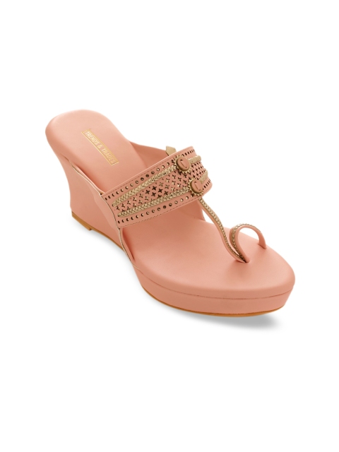 

TRENDS & TRADES Women Pink Textured Kolhapuri Heels