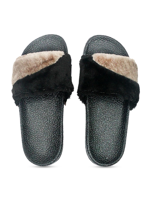 

FREECO Women Black & Beige Colourblocked Room Slippers