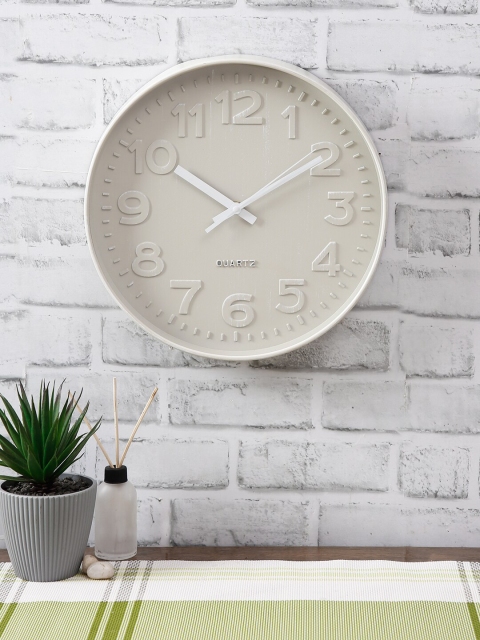 

House Of Accessories Beige & White Round Solid Analogue 30 cm Wall Clock