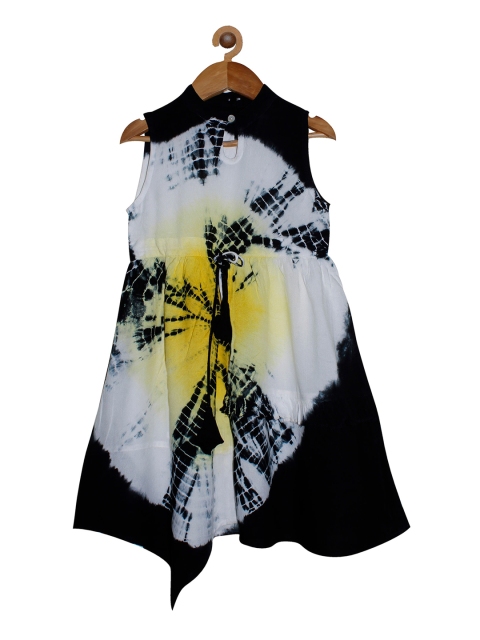 

KiddoPanti Girls White Printed Fit and Flare Dress