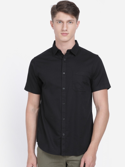 

Crocodile Men Black Regular Fit Solid Casual Shirt