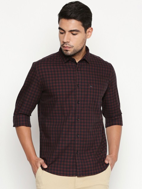 

Basics Men Maroon Slim Fit Checked Casual Shirt