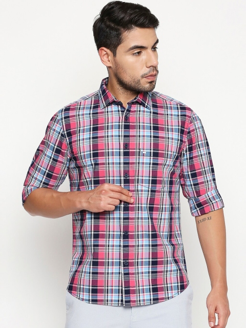 

Basics Men Pink Slim Fit Checked Casual Shirt