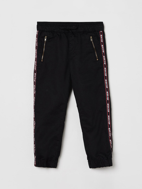

max Boys Black & Red Solid Slim-Fit Joggers