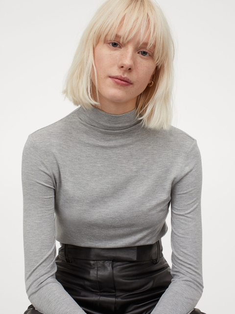 

H&M Women Grey Solid Turtleneck Top