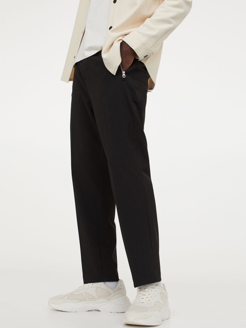 

H&M Men Black Solid Regular Fit Cropped Joggers