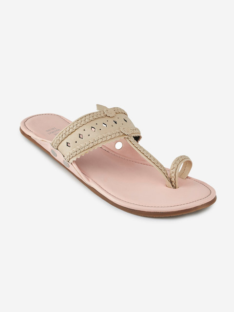 

THE MADRAS TRUNK Women Pink Woven Design One Toe Flats