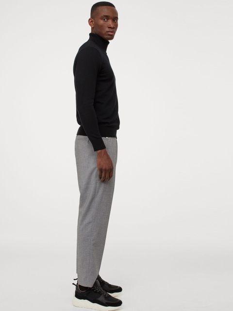 H&M Men Grey Solid Regular Fit Cropped Joggers