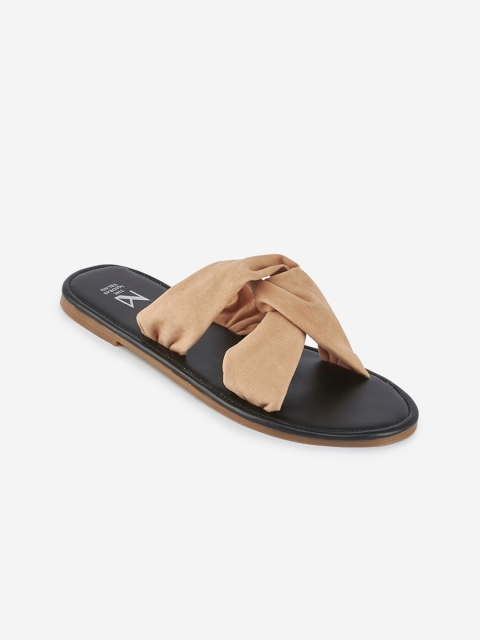 

THE MADRAS TRUNK Women Black Colourblocked Open Toe Flats