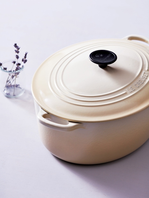 

LE CREUSET Cream Coloured Solid Casserole with Lid