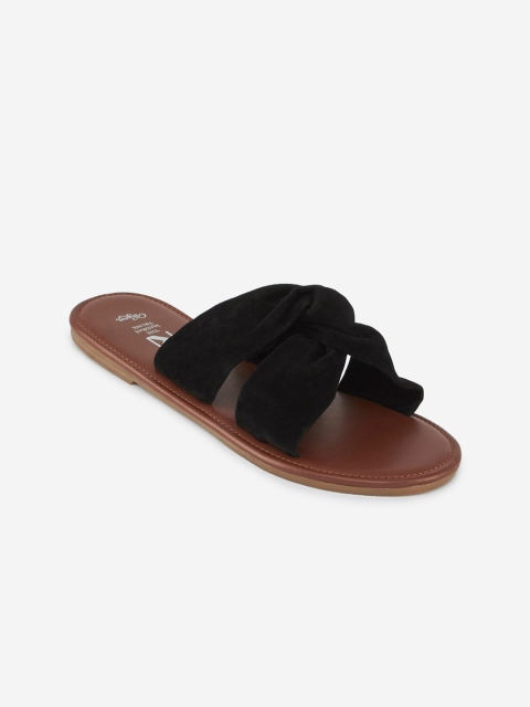 

THE MADRAS TRUNK Women Black Solid Open Toe Flats