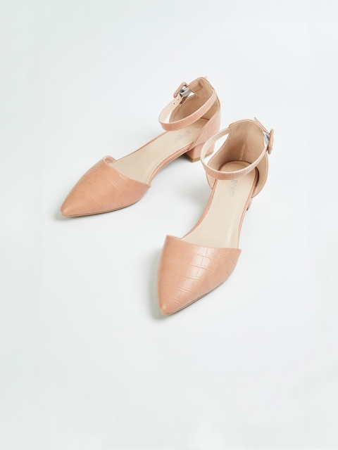 

Ginger by Lifestyle Women Pink Textured Pumps