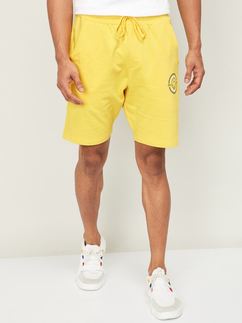

SmileyWorld Men Yellow Solid Slim Fit Regular Shorts