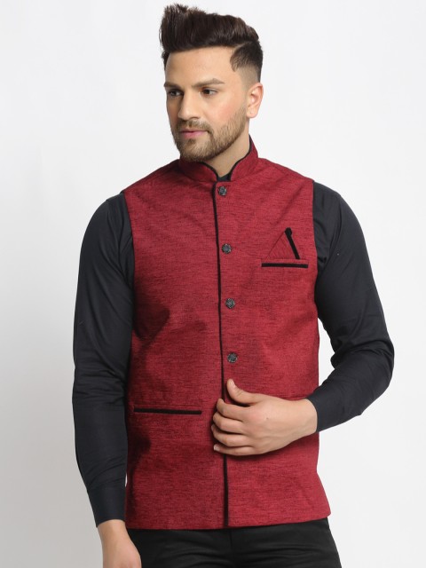 

Jompers Men Maroon Woven Design Regular Fit Waistcoat