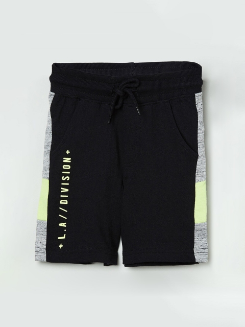max Boys Black Colourblocked Regular Fit Regular Shorts