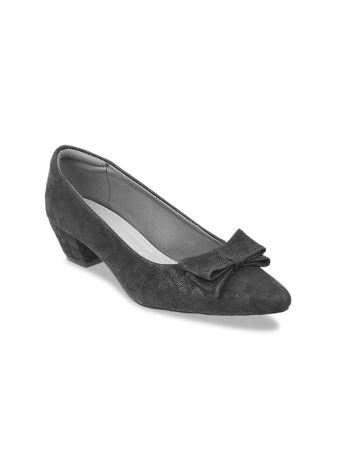 

Metro Women Black Textured Pumps