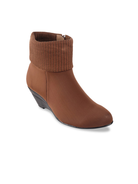 

Metro Women Brown Solid Heeled Boots