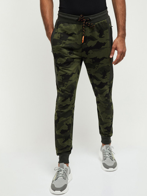 

max Men Olive Green Camouflage Printed Joggers