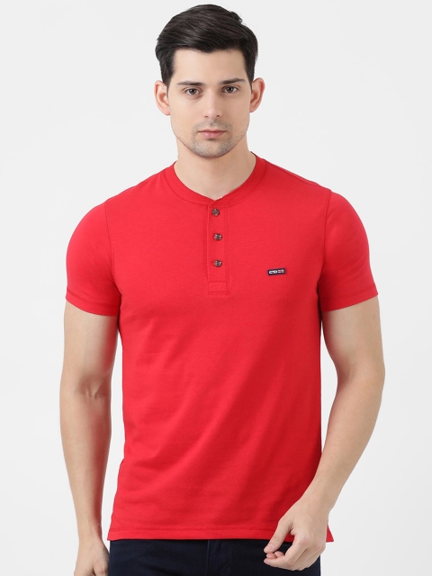 

Cloak & Decker Men Red Solid Henley Neck T-shirt