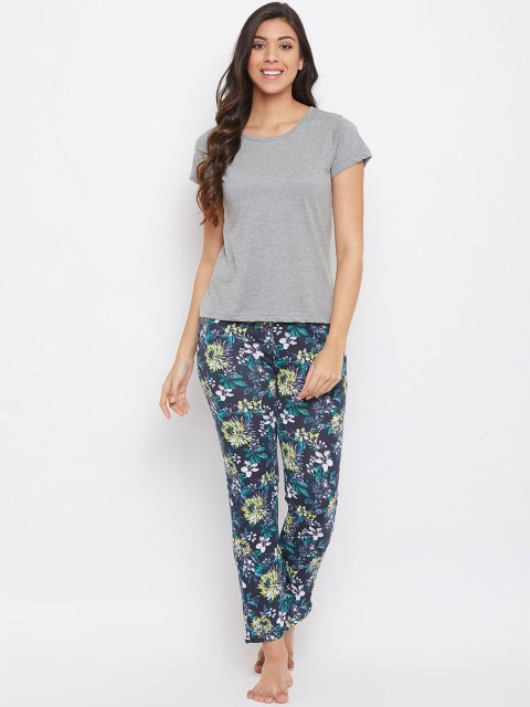 

Clovia Women Grey & Blue Solid Night suit