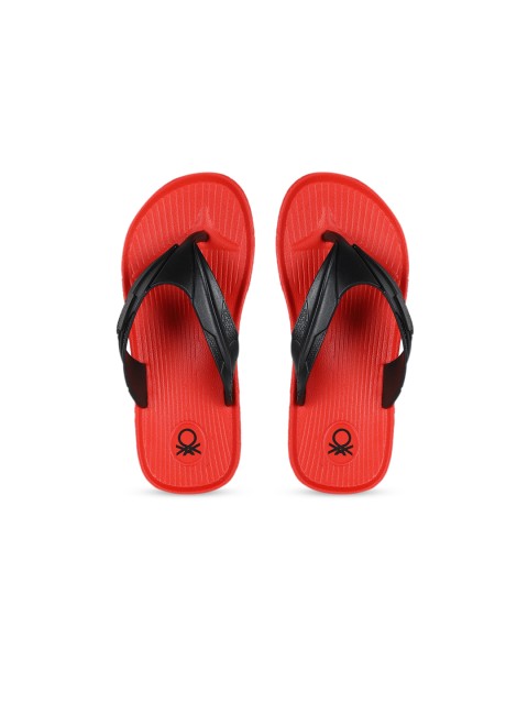 

United Colors of Benetton Unisex Kids Black & Red Solid Thong Flip-Flops
