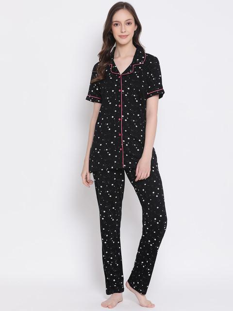 

Kanvin Women Black & White Printed Night Suit
