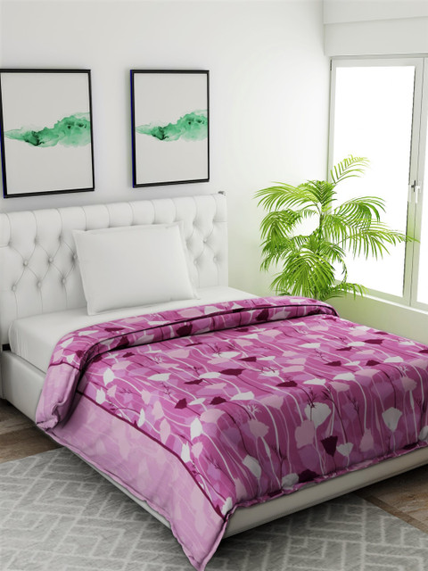 

Salona Bichona Magenta & White Floral AC Room 120 GSM Single Bed Comforter