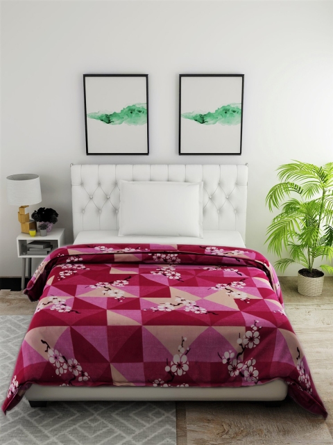 

Salona Bichona Magenta & White Floral AC Room 120 GSM Single Bed Comforter