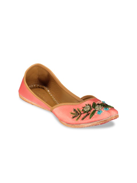 Holii Women Peach-Coloured Woven Design Leather Mojaris