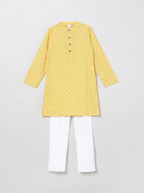 

max Boys Yellow Printed Kurta with Pyjamas