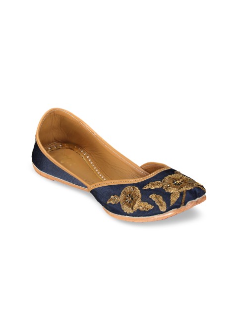 

Holii Women Blue Woven Design Leather Mojaris