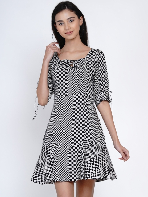 

Abiti Bella Women Black Printed Fit and Flare Dress