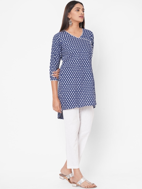 

Vedic Women Blue & White Geometric Printed Kurta