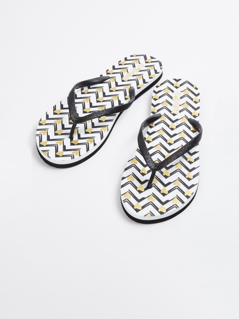 

Forca Men Black & White Printed Slip-On