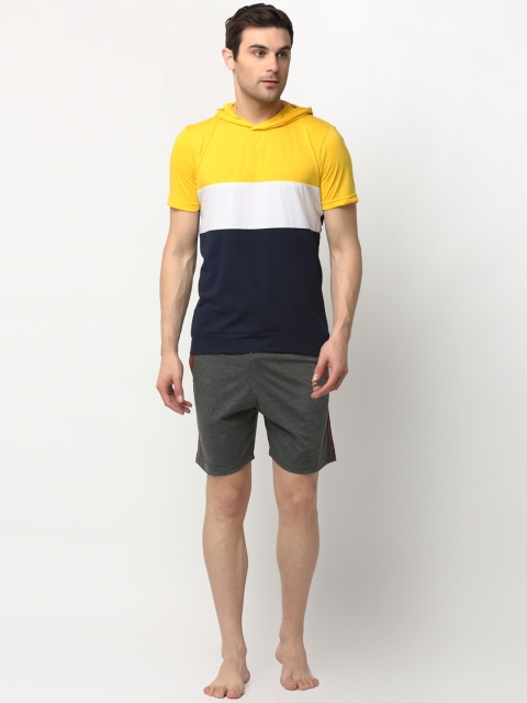 

VIMAL JONNEY Men Yellow & Navy Blue Colourblocked Night suit