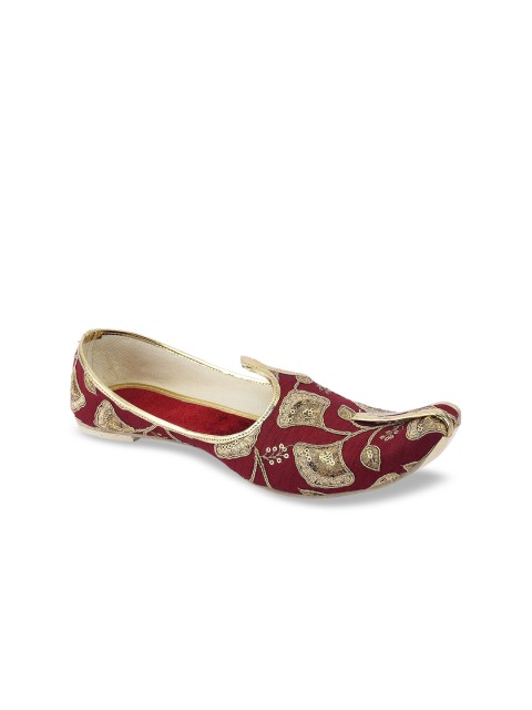 

DESI COLOUR Men Maroon Woven Design Mojaris