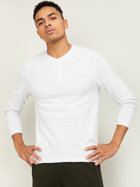 

Kappa Men White Solid Henley Neck T-shirt