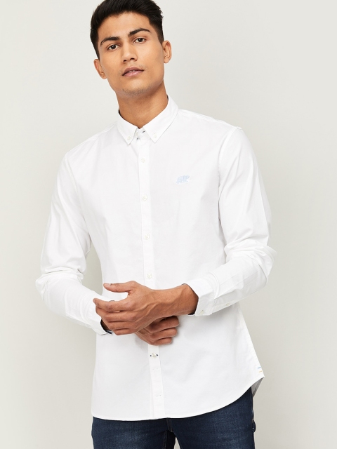 

UCLA Men White Slim Fit Solid Casual Shirt