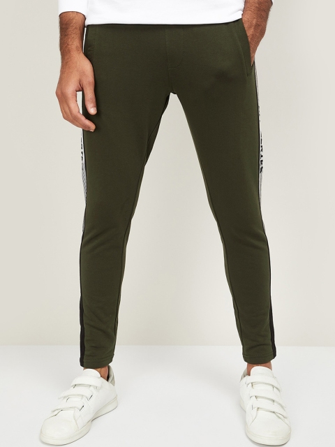 

Bossini Men Olive Green Solid Joggers