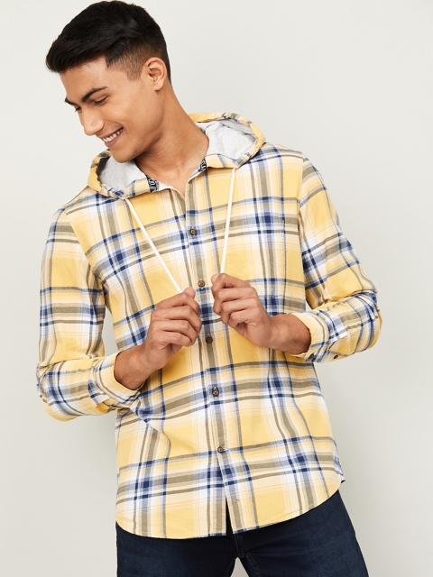 

UCLA Men Yellow & Blue Slim Fit Checked Casual Shirt