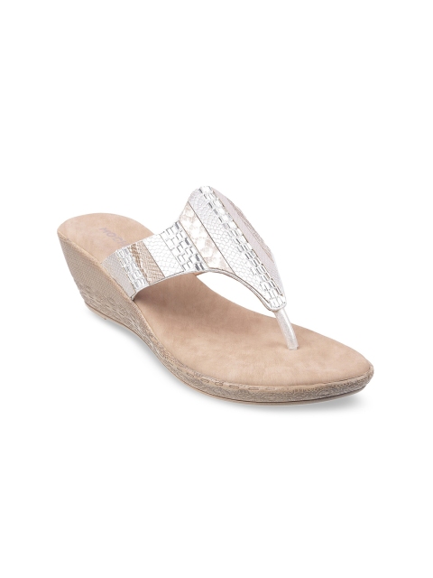 

Mochi Women Silver-Toned & Beige Textured Wedges