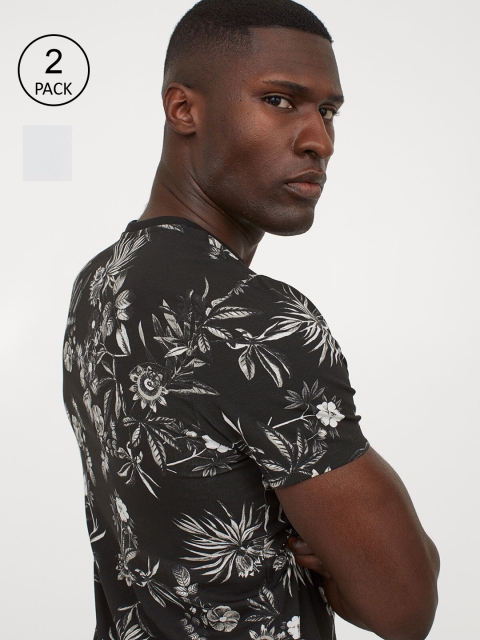

H&M Men Black & White 2-pack Muscle Fit T-shirts