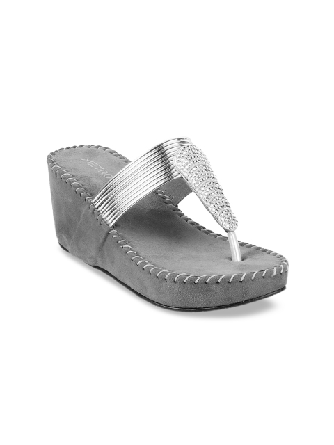 

Metro Women Silver-Toned Textured Wedges