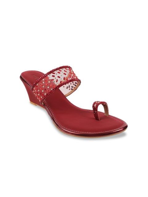 

Metro Women Maroon Solid Sandals